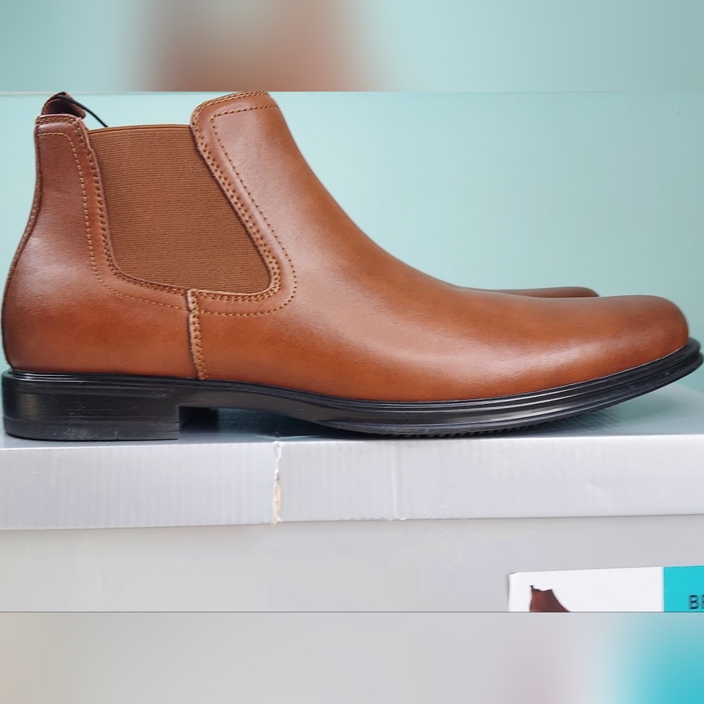 Perry Ellis Brown Leather Chelsea Boots Mens Size 12 NWT Business Casual Neutral